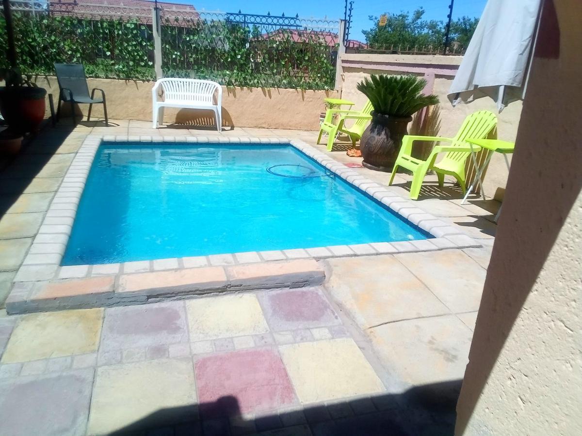 Joezebel Guesthouse Mogwase Εξωτερικό φωτογραφία