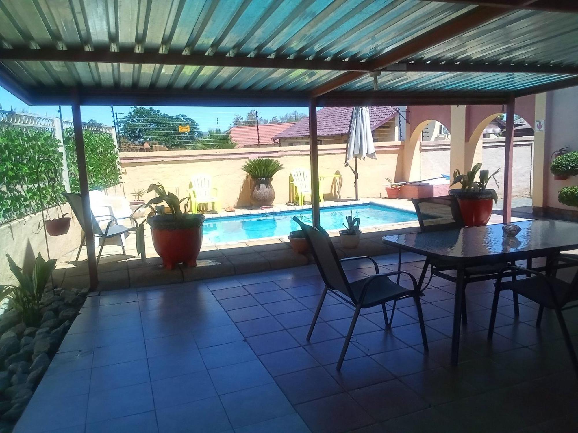 Joezebel Guesthouse Mogwase Εξωτερικό φωτογραφία