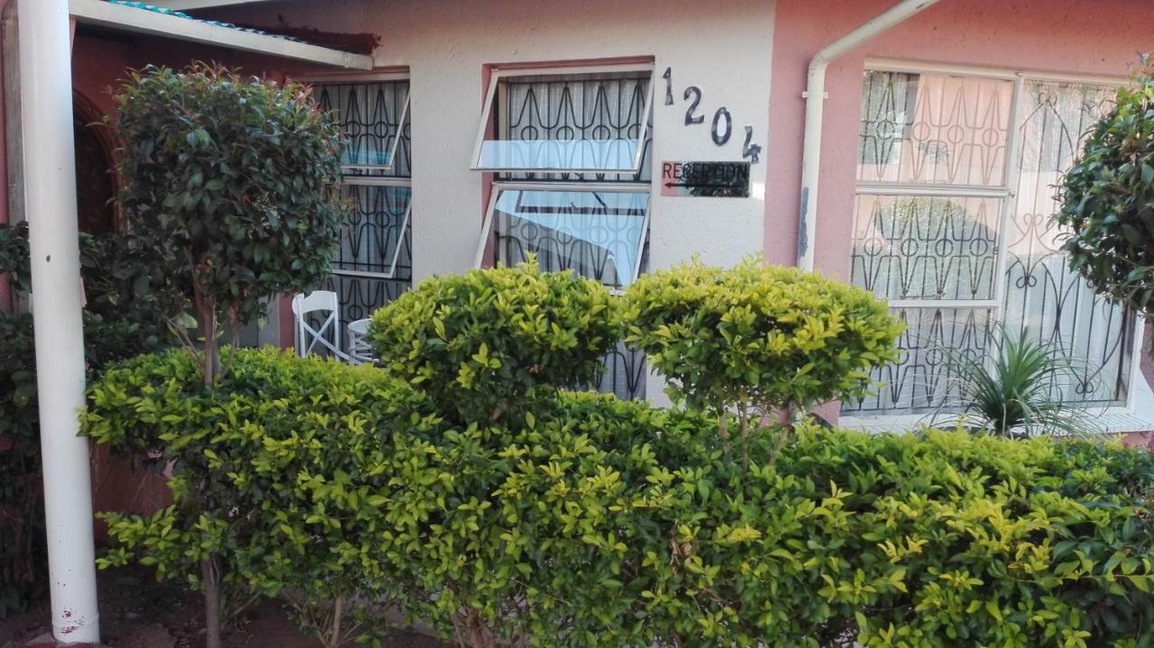 Joezebel Guesthouse Mogwase Εξωτερικό φωτογραφία